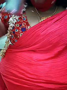 Snapshot of sweetrevathi chatting on 10/12/25, 07:02 sweetrevathi online show from 10/12/25, 07:02