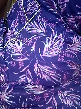 Snapshot of sweetrevathi chatting on 10/15/25, 04:23 sweetrevathi online show from 10/15/25, 04:23