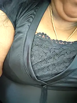 Snapshot of sweetrevathi chatting on 10/25/25, 09:17 sweetrevathi online show from 10/25/25, 09:17