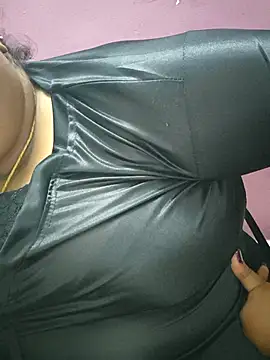 Snapshot of sweetrevathi chatting on 11/03/25, 04:52 sweetrevathi online show from 11/03/25, 04:52