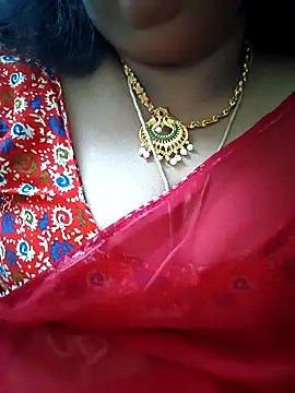 Snapshot of sweetrevathi chatting on 11/12/25, 04:29 sweetrevathi online show from 11/12/25, 04:29