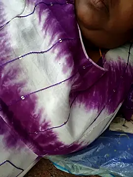 Snapshot of sweetrevathi chatting on 11/22/25, 09:19 sweetrevathi online show from 11/22/25, 09:19