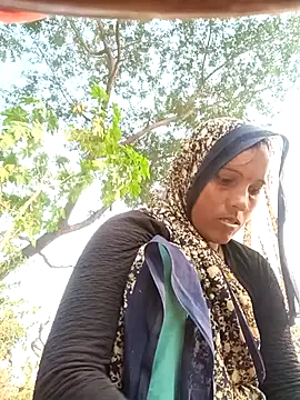 Cutsedi3 online show from 11/19/25, 10:59