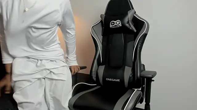 Snapshot of ryder_cum23 chatting on 10/12/25, 09:36 ryder cum23 online show from 10/12/25, 09:36