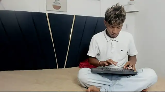 Snapshot of ryder_cum23 chatting on 10/24/25, 09:17 ryder cum23 online show from 10/24/25, 09:17