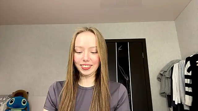 AntoniaMoravick online show from 10/27/25, 07:07