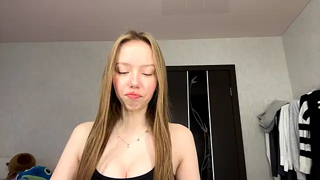 AntoniaMoravick online show from 10/29/25, 07:10