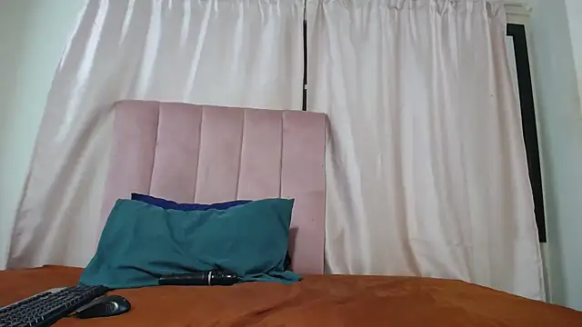 Snapshot of Kelly-001 chatting on 04/15/26, 07:58 Kelly-001 online show from 04/15/26, 07:58