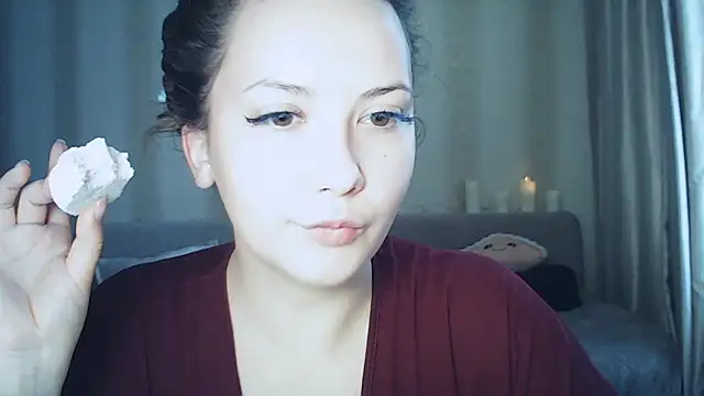 Snapshot of MoodieMira chatting on 02/24/26, 01:31 MoodieMira online show from 02/24/26, 01:31