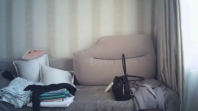 Snapshot of MoodieMira chatting on 03/11/26, 01:50 MoodieMira online show from 03/11/26, 01:50