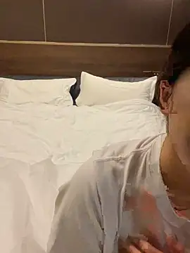 zhenzhen666 online show from 11/02/25, 12:40