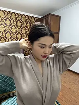 zhenzhen666 online show from 11/24/25, 12:49