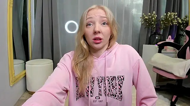 Snapshot of SundyRose chatting on 02/28/26, 08:59 SundyRose online show from 02/28/26, 08:59