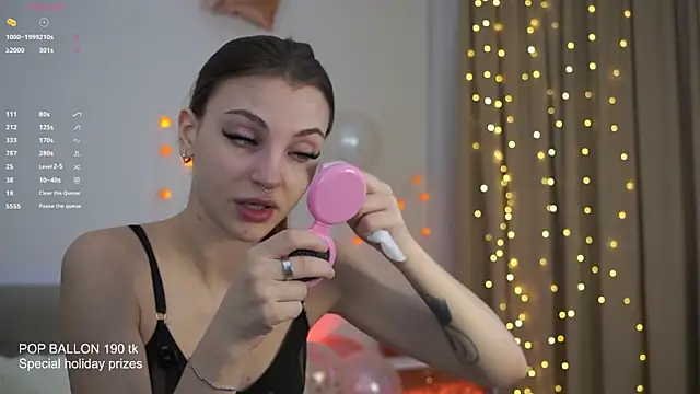 Snapshot of beckymadsons chatting on 12/20/25, 11:17 beckymadsons online show from 12/20/25, 11:17