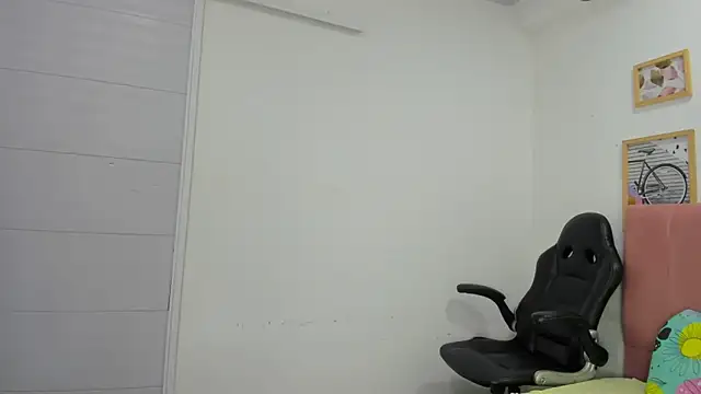 Dakota evans18 online show from 11/17/25, 02:50