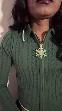 Snapshot of DesiTS15 chatting on 10/14/25, 12:22 DesiTS15 online show from 10/14/25, 12:22