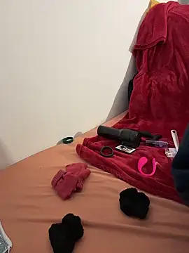 Snapshot of DesiTS15 chatting on 11/20/25, 07:46 DesiTS15 online show from 11/20/25, 07:46