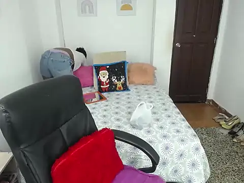millysweetass online show from 11/18/25, 03:16