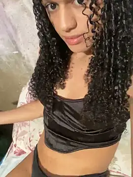 Snapshot of Scarlett_Vyxen25 chatting on 11/14/25, 05:55 Scarlett Vyxen25 online show from 11/14/25, 05:55