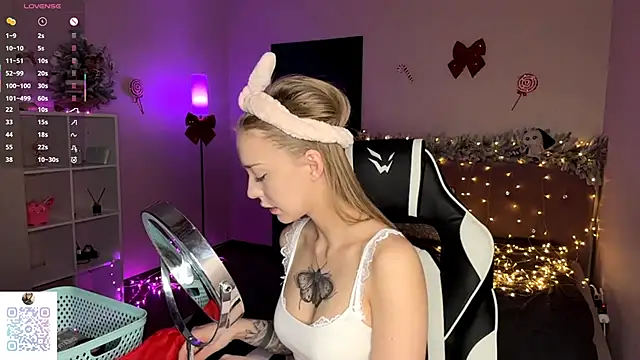 Snapshot of EvaPeace chatting on 01/05/26, 07:06 EvaPeace online show from 01/05/26, 07:06