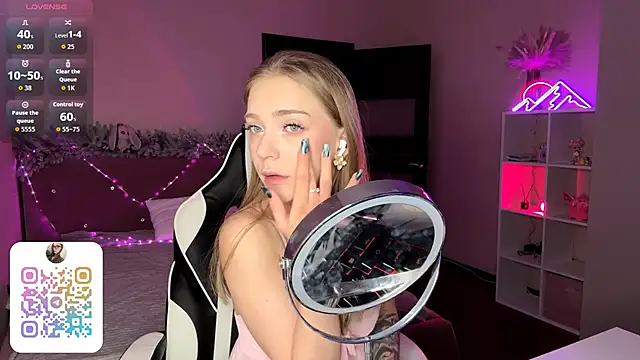 Snapshot of EvaPeace chatting on 01/31/26, 09:24 EvaPeace online show from 01/31/26, 09:24