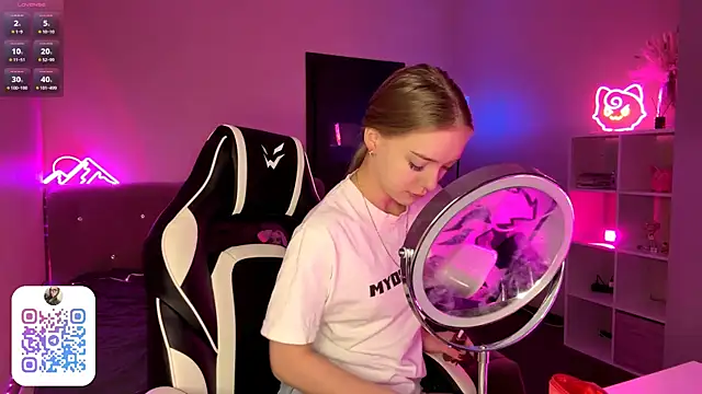 Snapshot of EvaPeace chatting on 03/02/26, 08:26 EvaPeace online show from 03/02/26, 08:26