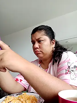 Snapshot of solnechka1 chatting on 10/27/25, 03:27 solnechka1 online show from 10/27/25, 03:27