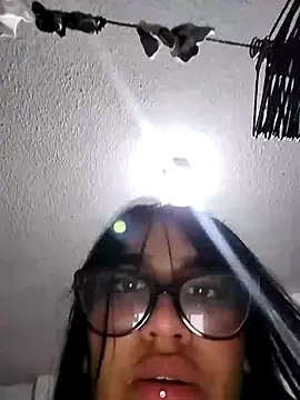 Snapshot of Valen_russo chatting on 10/16/25, 03:07 Valen russo online show from 10/16/25, 03:07