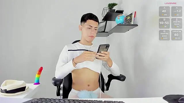 Iam criss09 online show from 10/15/25, 01:00