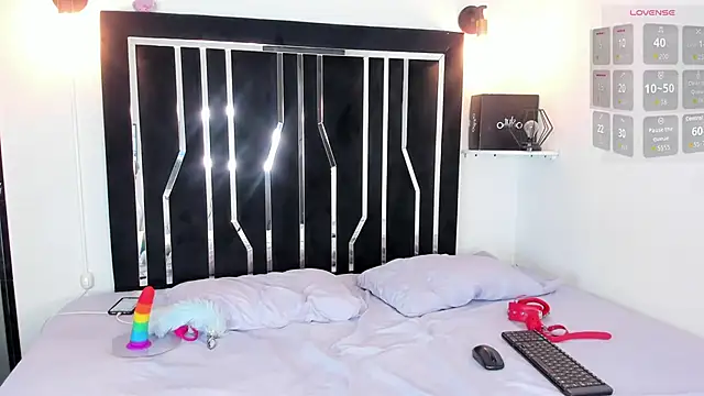 Iam criss09 online show from 10/27/25, 02:10