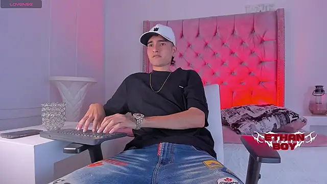 Ethan Boy  online show from 12/04/25, 08:39