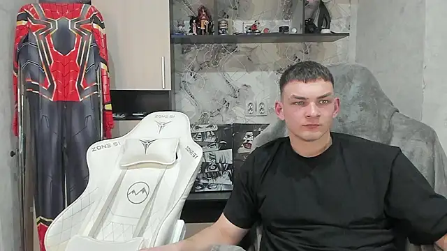 Snapshot of MIKE_GOD19 chatting on 02/11/26, 05:40 MIKE GOD19 online show from 02/11/26, 05:40