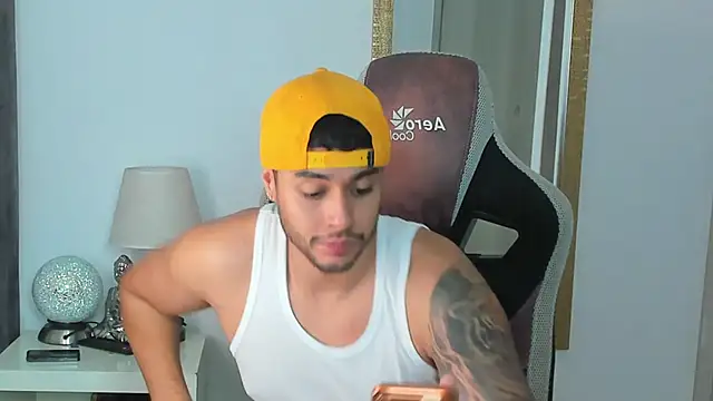 Snapshot of Ken_mailik1 chatting on 01/18/26, 04:49 Ken mailik1 online show from 01/18/26, 04:49