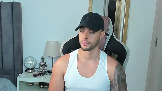 Snapshot of Ken_mailik1 chatting on 02/28/26, 11:17 Ken mailik1 online show from 02/28/26, 11:17