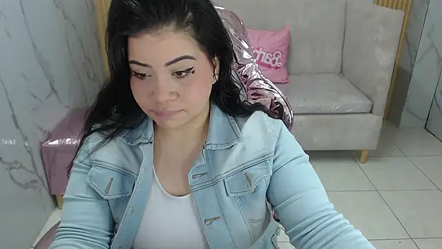 Scarlettt s online show from 10/13/25, 08:09