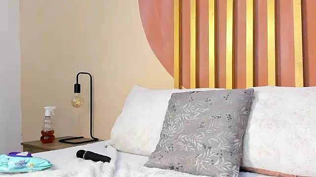 Jake AndNicole online show from 12/21/25, 01:24