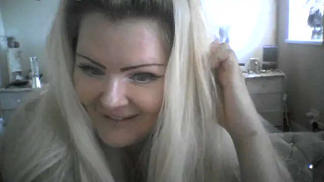 Sultress6969 online show from 10/11/25, 01:20