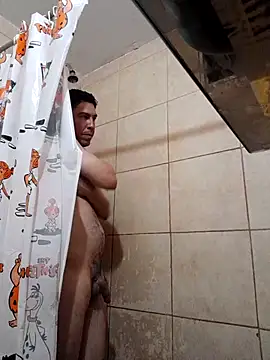 Snapshot of Ezeaxl chatting on 12/03/25, 01:02 Ezeaxl online show from 12/03/25, 01:02