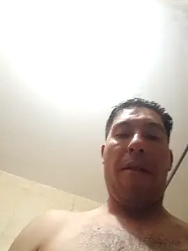 Ezeaxl online show from 12/04/25, 01:04