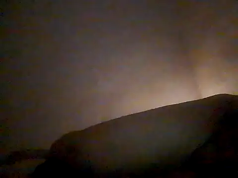 Snapshot of jjLARAY chatting on 11/15/25, 01:47 jjLARAY online show from 11/15/25, 01:47