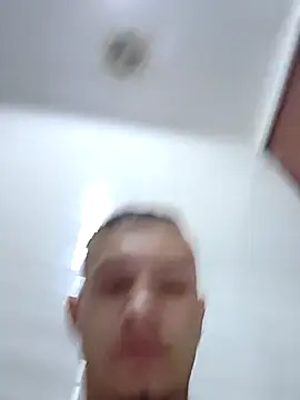 Snapshot of andriu656 chatting on 11/10/25, 05:28 andriu656 online show from 11/10/25, 05:28