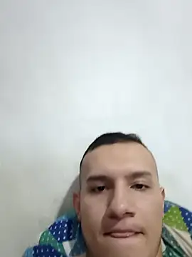 Snapshot of andriu656 chatting on 11/11/25, 04:34 andriu656 online show from 11/11/25, 04:34