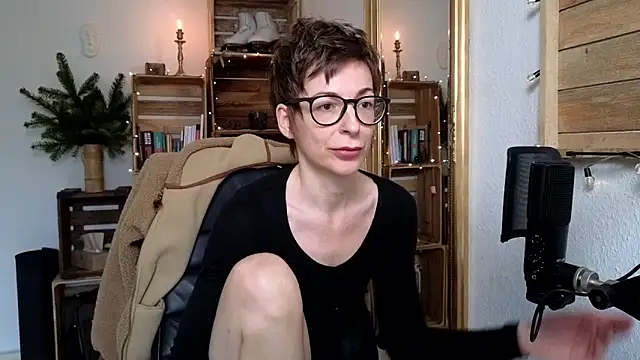 Snapshot of Antifistin chatting on 11/27/25, 11:56 Antifistin online show from 11/27/25, 11:56