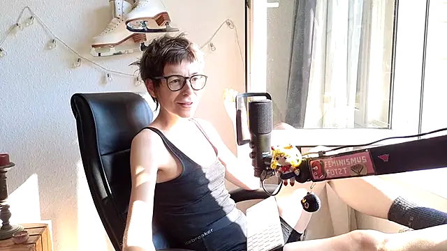 Snapshot of Antifistin chatting on 03/23/26, 10:52 Antifistin online show from 03/23/26, 10:52