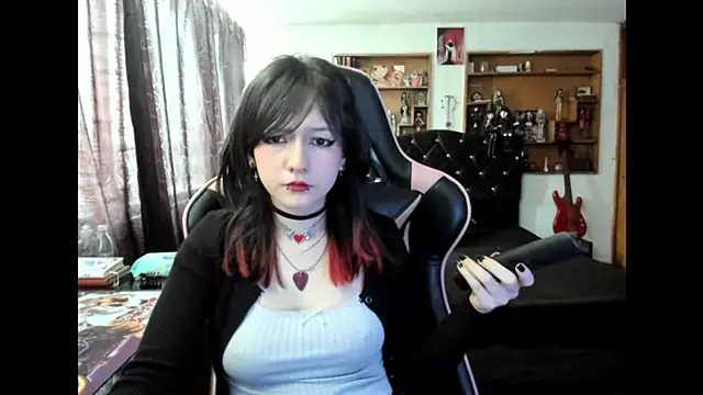 Maki Zein  online show from 11/14/25, 05:44