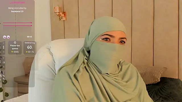  naylaa  online show from 11/20/25, 03:50