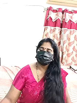 Snapshot of tamil-aunt chatting on 10/18/25, 05:25 tamil-aunt online show from 10/18/25, 05:25