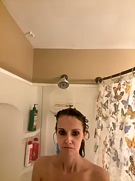 Snapshot of Brooklyn1987 chatting on 10/17/25, 06:38 Brooklyn1987 online show from 10/17/25, 06:38