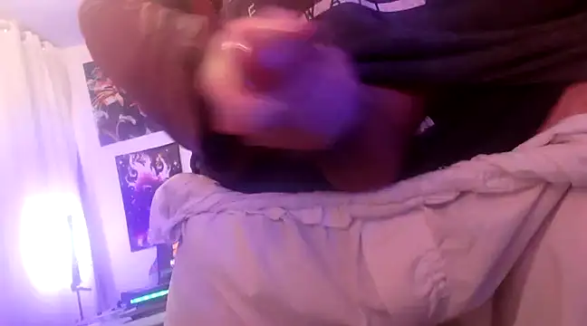 Snapshot of tykun chatting on 12/28/24, 11:30 tykun online show from 12/28/24, 11:30