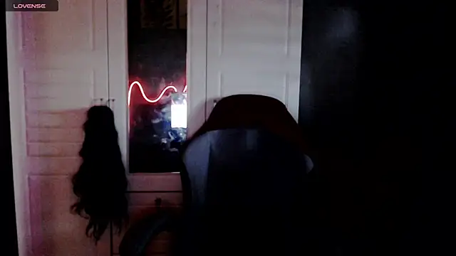 Snapshot of BellaMistressJhax chatting on 04/11/26, 05:12 BellaMistressJhax online show from 04/11/26, 05:12